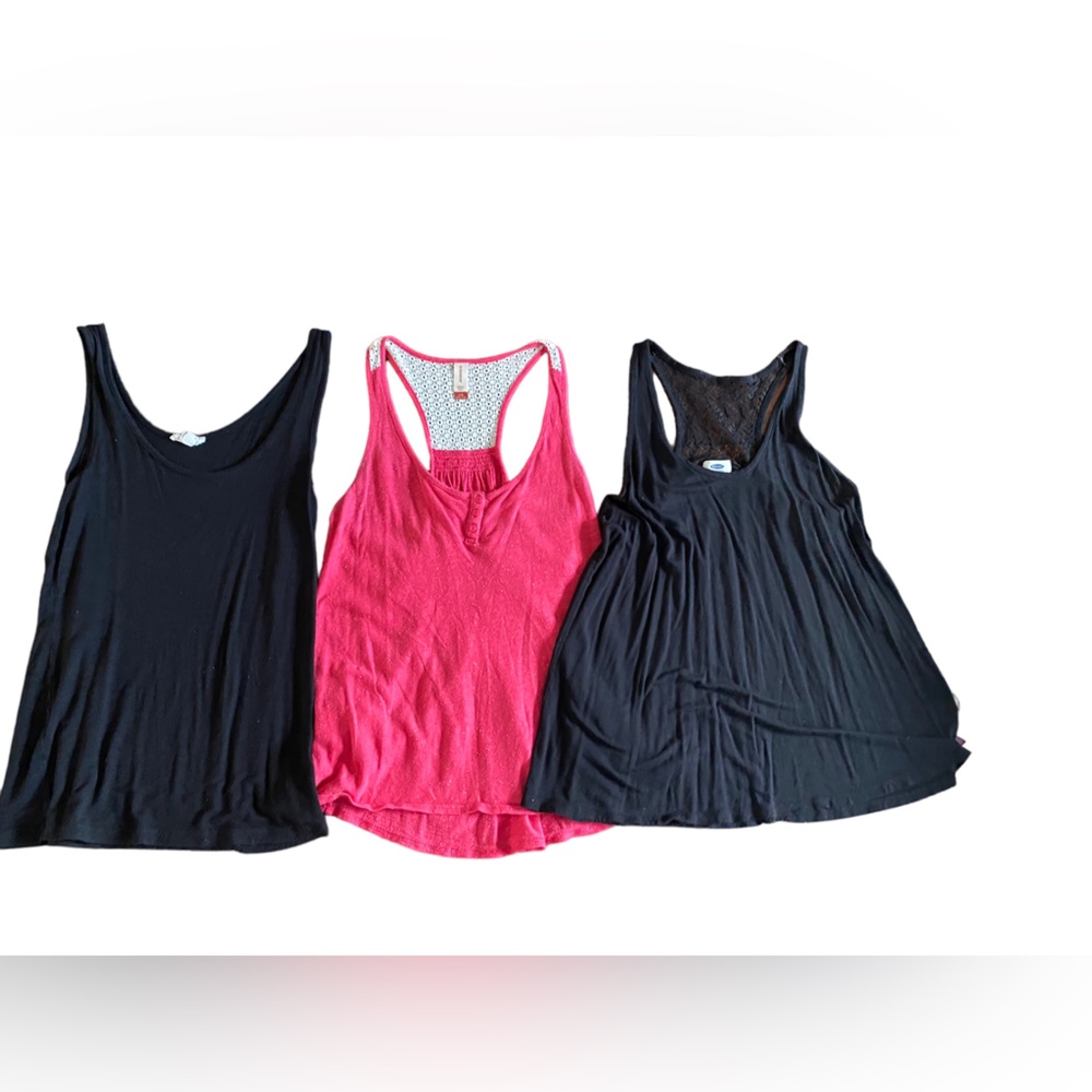 Women’s Large Tank Top Bundle!